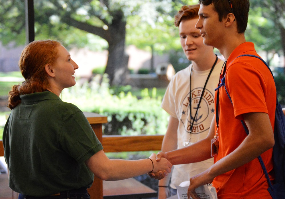advisors-with-student-x2.jpg